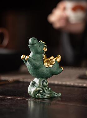 国潮风彩金阳光彩虹小白马摆件精品可养动物鱼缸造书房桌面装饰品