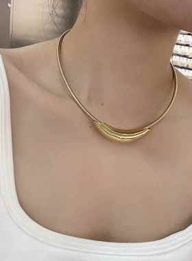 钛钢项链不掉色高级冷淡金属风弧形弯管吊坠设计项圈时尚百搭颈链