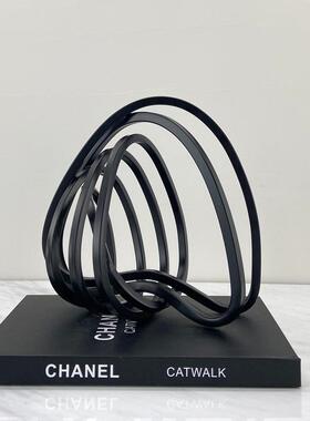 简约现代黑色金属线圈几何摆件客厅样板房间家具展厅陈列软装配饰