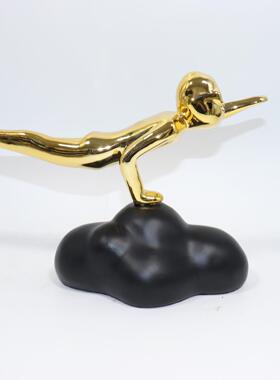 简约现代银色黑色树脂趣味云朵飞行员雕塑 客厅电视柜样板房摆件