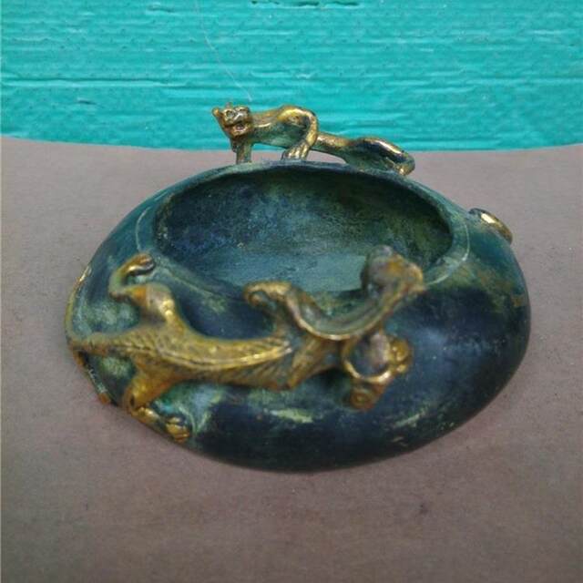 Antiques and miscellaneous collectors, copper pen washer, ornaments, copper ashtray, four treasures of the study, crafts, old pulp, Pixiu pen washer