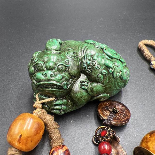 Antiques and miscellaneous antiques, patina, imitation turquoise, Pixiu handles, many wealth and treasures, mother-in-law, old objects, handicrafts
