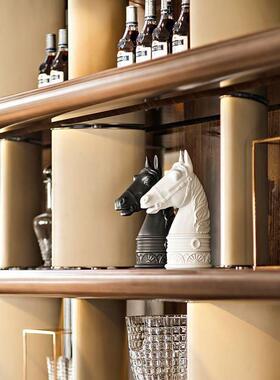 新中式现代简约欧式黑色白色陶瓷马头摆件书档样板房售楼处饰品