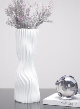 现代简约金属金色铁艺框架/树脂条纹黑白色花器样板间软装摆放品