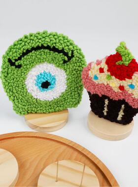 玩偶站立底座钩针娃娃手办站立固定支架羊毛毡展示架实木手工配件