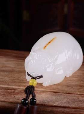 天然阿富汗玉貔貅手把件和田白玉色貔貅手把玩带皮色挂件厂家批发