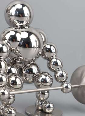 新式中烟灰色举重人金属艺术装品办公263室居样板间客厅家桌面饰