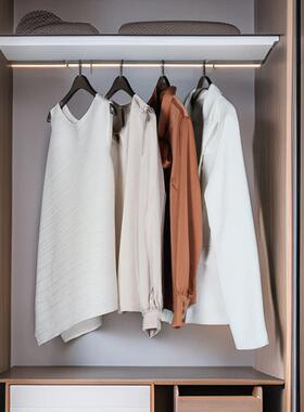 男女服饰组合样板房衣帽主卧衣柜衬衣西服连衣裙设计师款衣服陈列