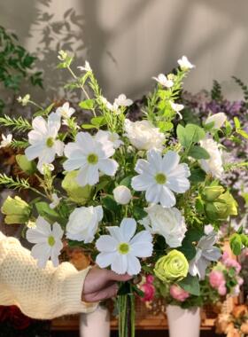 复苏 小清新田园风焦边玫瑰花仿真花束高级感插花氛围感搭配拍照