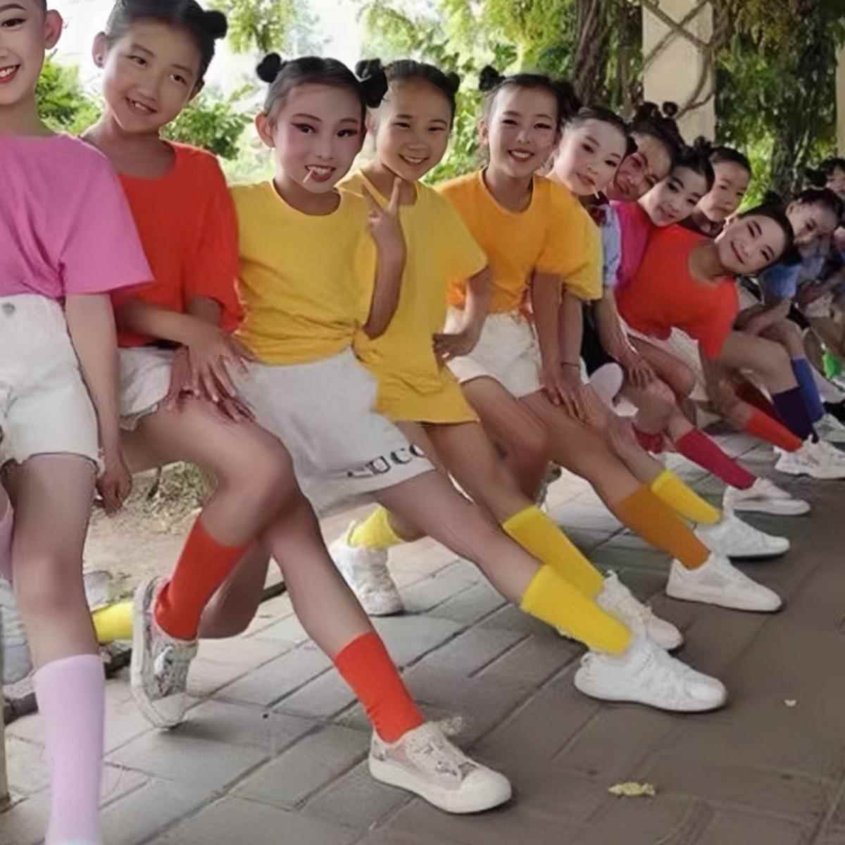 大梦想家演出服孩子的天空舞蹈服情绪小怪兽彩色糖果色T恤男女童 - 图1
