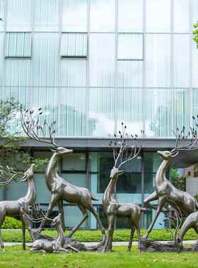 仿铜抽象梅花鹿雕塑玻璃钢户外园林景观小区售楼部动物装饰大摆件