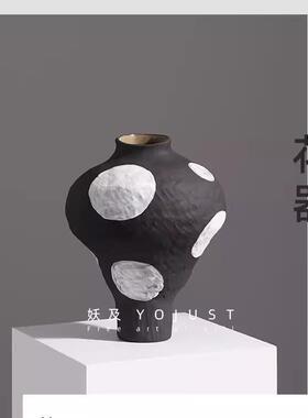 现简约侘寂轻奢黑色陶瓷波点花器样板间民宿售楼处酒店餐厅摆