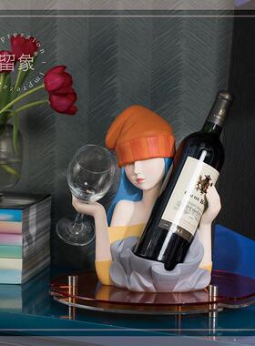 摆嘻女孩HUD创意现代酒瓶红架件家居客厅轻奢吧台酒柜酒装哈饰