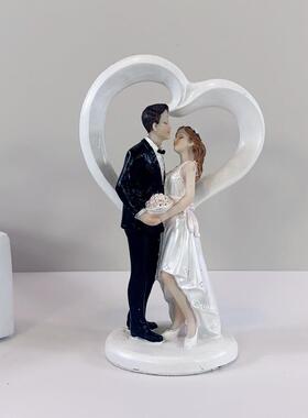 新款直销欧式新郎新娘婚礼树脂礼物可爱女孩人物玩偶蛋糕装饰品送