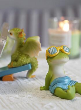 小青蛙摆件治愈情绪稳定工位女生解压办公桌面装饰品可爱手机架