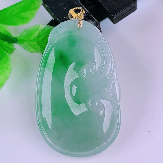 Burmese natural authentic jadeite 18k gold buckle ice type floating sun green full green flashing Ruyi jade pendant 10.24g