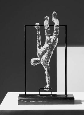 现代艺术家居创意透明人物雕塑摆件售楼处样板房间桌面摆设装饰品