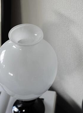 法式白色透明小口大肚子高脚中古风艺术手工玻璃花瓶台面落地摆件