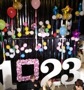 长安CS75 4S汽车店装饰3D立体展示 公司前台背景墙英文字母图案做