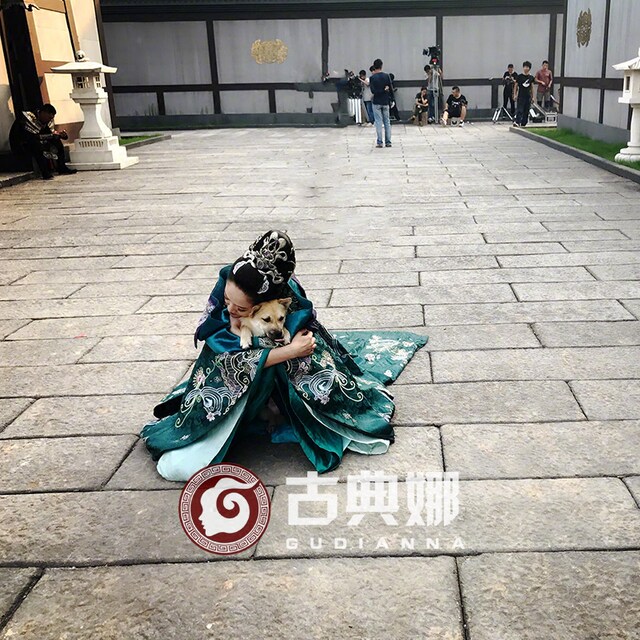 Classical film and television drama queen hanfu chen qiaoen costume