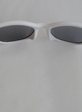 白色大框遮阳司机个性墨镜偏光