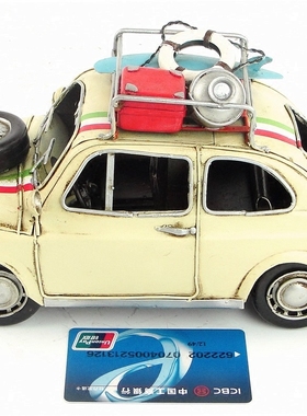 复古风1965年菲亚特旅行老爷车