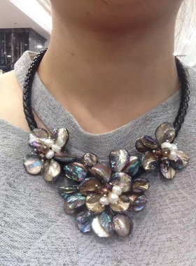 花朵甲状腺珍珠母贝黑色锁骨链