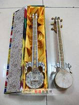 Xinjiang musical instruments Uyghur ethnic group handmade ethnic musical instrument python Pezhevap playing standard violin