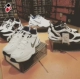  AIR MONARCH IV xu hướng retro giày cũ màu trắng xanh đen đệm không khí nam chạy chậm 415445 - Giày chạy bộ