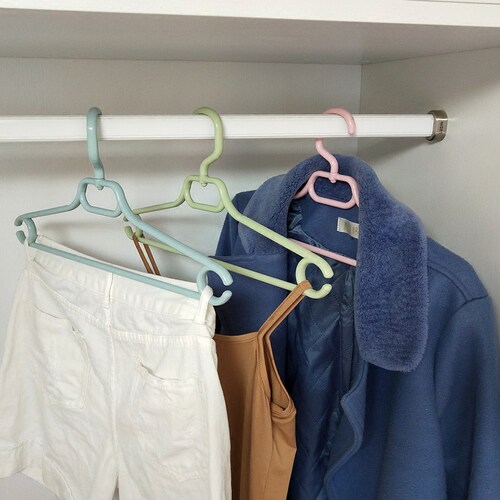 塑料衣架加粗加厚衣挂成人防滑挂钩衣架家用衣服架服装店衣服撑子 - 图2