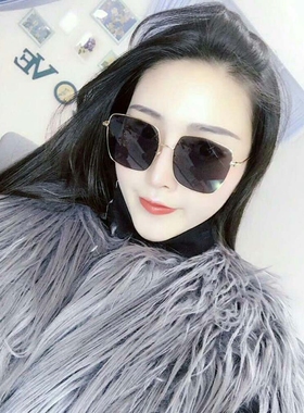 马思纯周扬青明星同款墨镜街拍