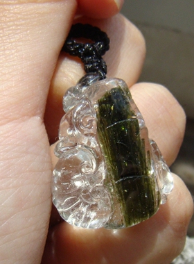 珠宝孤品包裹绿碧玺如意雕件吊坠