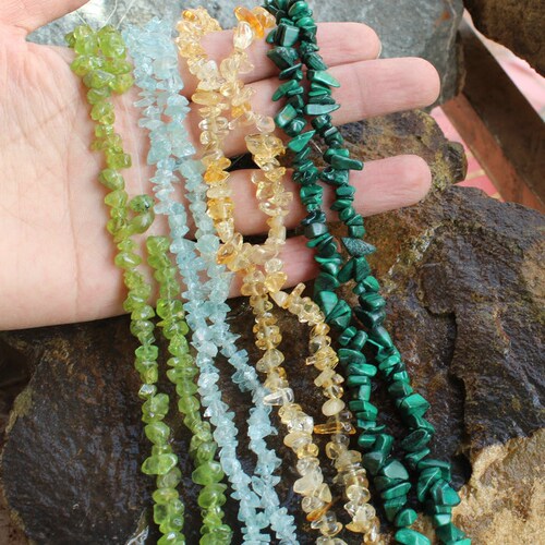 4-7mm天然孔雀石海蓝宝黄水晶橄榄玉随形碎石diy串珠半成品 - 图2
