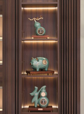 《祝福》新中式聚福猪摆件家居电视柜吉祥装饰品陶瓷冰裂釉工艺品