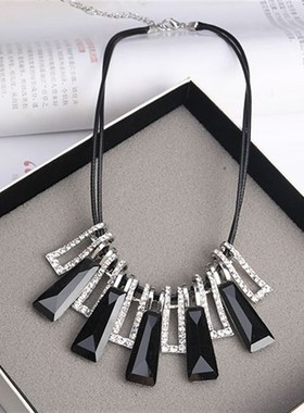 韩版短款水晶项链女时尚百搭短A款锁骨链毛衣链气质优雅配饰挂件