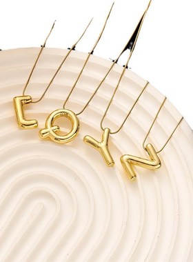 欧美跨境时尚简约26个英文v字母吊坠项链小众气质百搭锁骨链