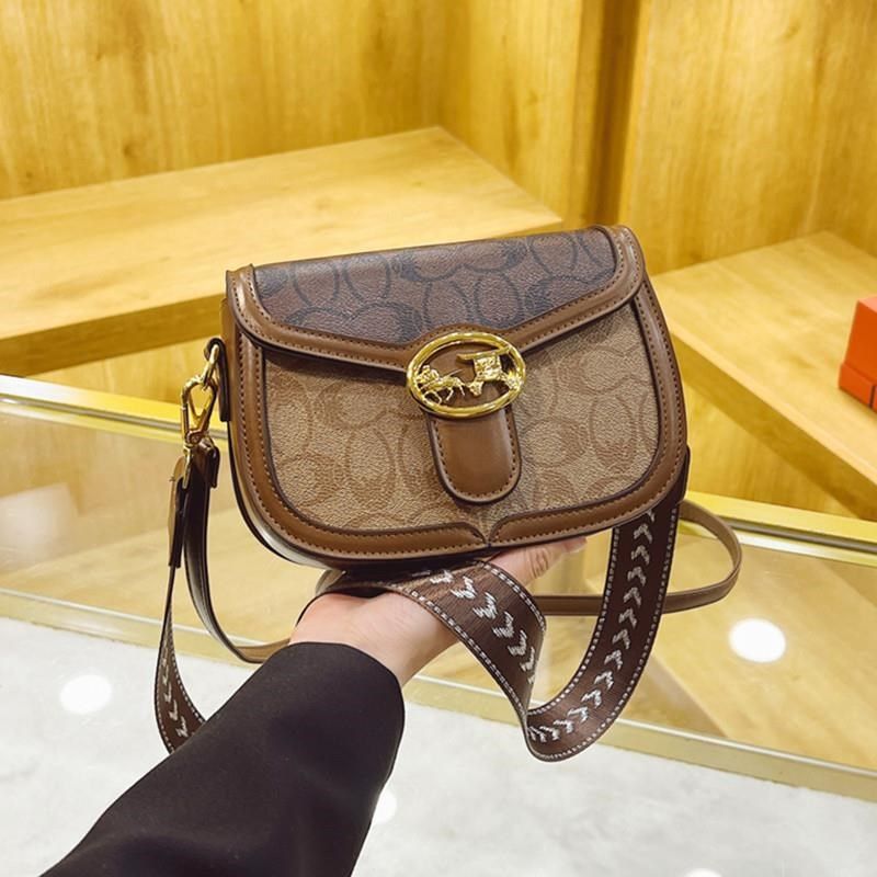 马鞍包包女2024新款潮流网红质感时尚宽肩带单肩斜挎大容量半圆包,淘宝优惠券,粉丝福利购,淘宝优惠卷