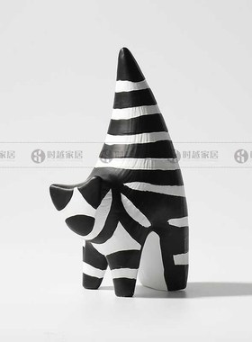 简约现代摆件客厅电视柜装饰品创意陶瓷黑白条纹猫样板间玄关摆