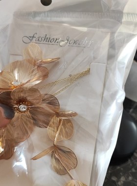 热销花朵耳环项链套n装欧美夸张女金属感高级流苏耳环舞会礼服配