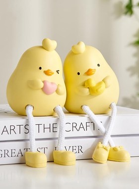 创意可爱吊脚娃娃小摆件家居装饰品客厅柜子隔板墙上置物架洞洞板