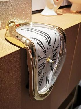 扭曲桌面挂钟融化时钟达利u钟表静音艺术装饰创意的桌角客厅台摆