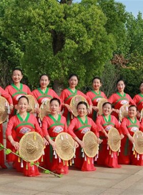 。河春英广场舞漓江斗y笠民舞族风古典舞演出服套装斗笠古典