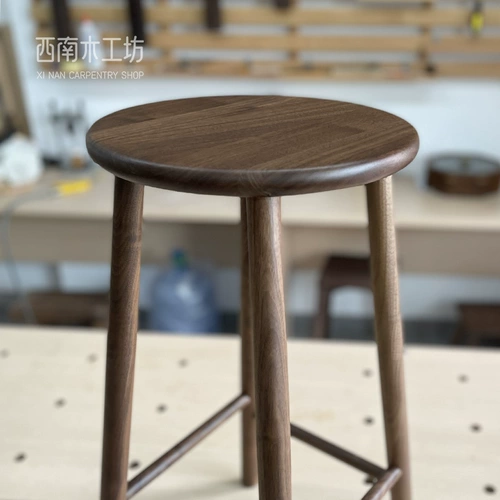 Спидфилд северный черный древесина круглый табурет с твердым деревом высокий табурет простой современный бар и стул дом ежедневно.