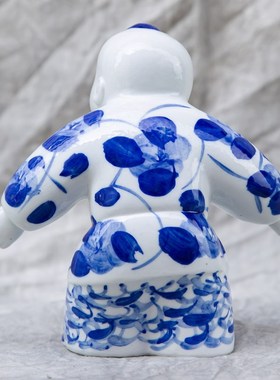 景德镇老鹰捉小鸡雕塑艺术品手绘青花陶瓷客厅家居酒店会所摆件