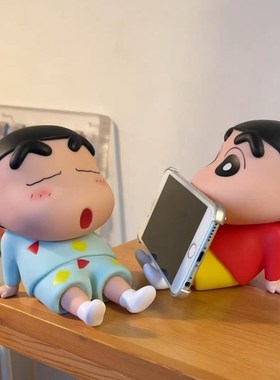 蜡笔小新桌面装饰摆件办公室女生电脑解压治愈系工位手机支架可爱