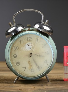 民俗收藏文化复古怀旧o老物件座钟摆件马头钟表挂钟小闹钟影视道