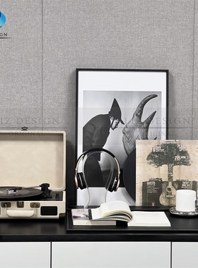 样板房间书桌摆件组合套装软桌面装饰品复古黑胶唱片机耳机装饰画