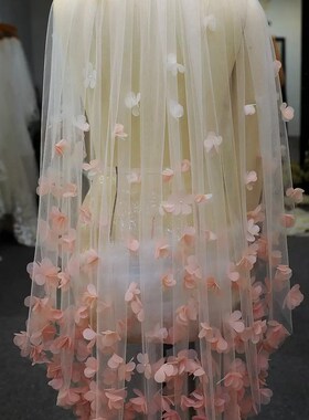 热销新娘主婚纱礼服粉红色花瓣花头饰女士个人写真拍照白色头梳款
