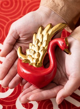 围澄中式陶瓷天鹅摆件婚庆用品一对结婚礼物客厅婚房梳妆台装饰品