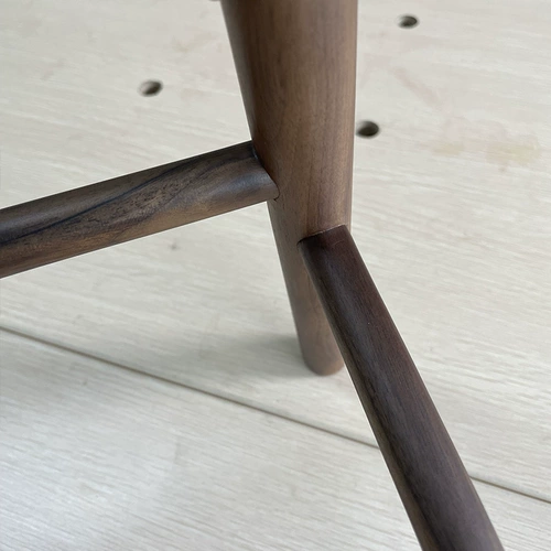 Спидфилд северный черный древесина круглый табурет с твердым деревом высокий табурет простой современный бар и стул дом ежедневно.